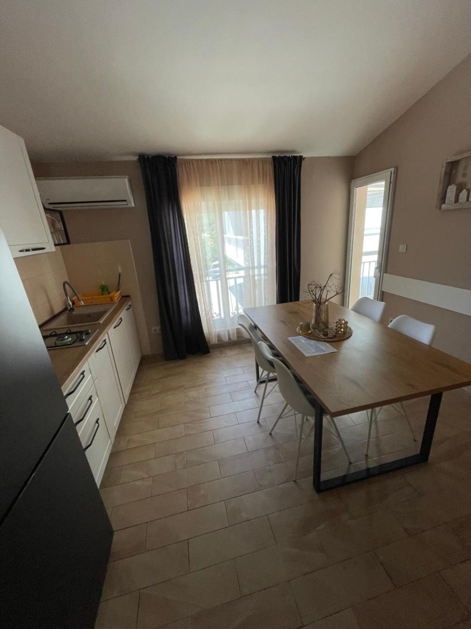 Apartment Leko